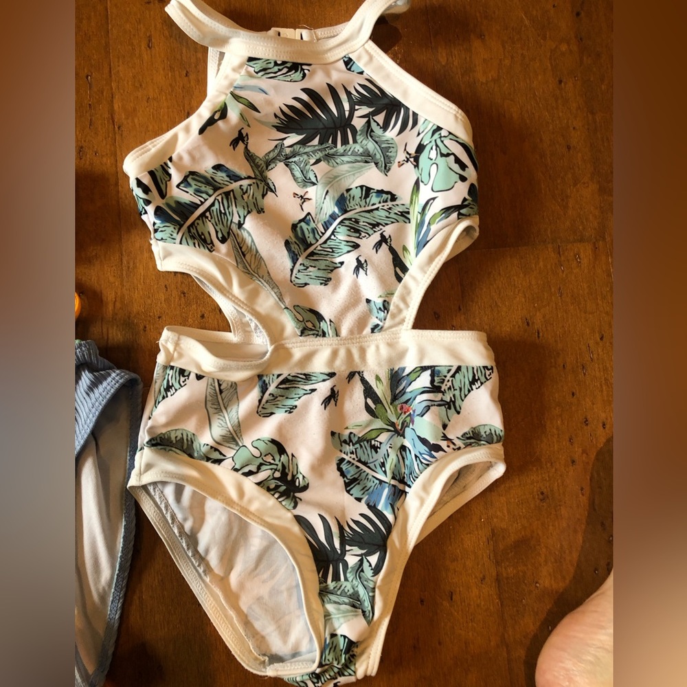 2 Shein swimsuits ⅞ - Picture 4 of 8